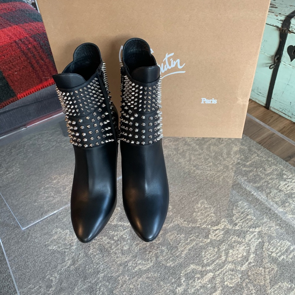💯 Auth Christian Louboutin Hongroise Boots 41.5 - Picture 2 of 8
